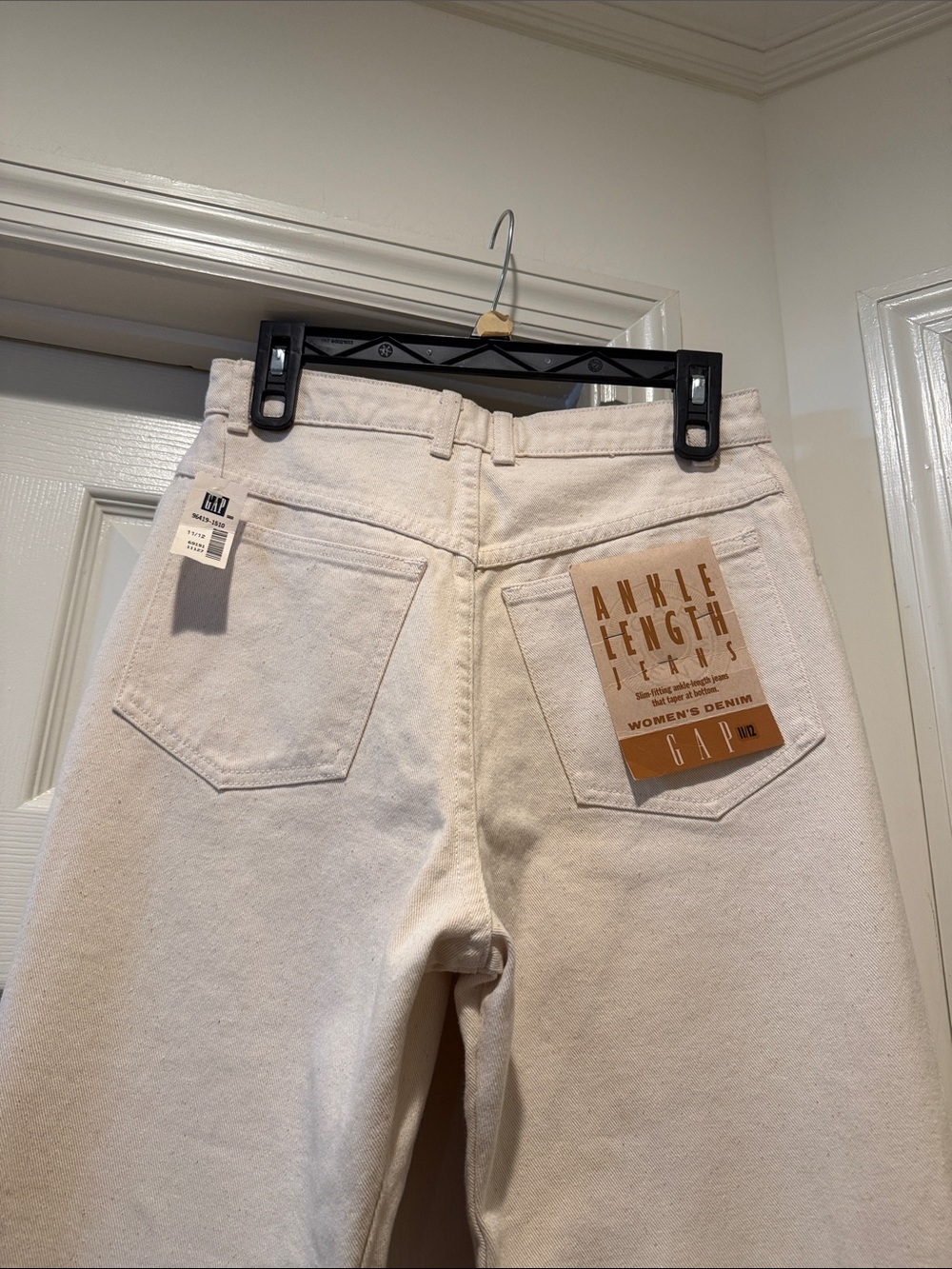 NWT 1990s Vintage Rare  100% Cotton Cream Tapered Ankle Cinch Waist Jeans 11/12